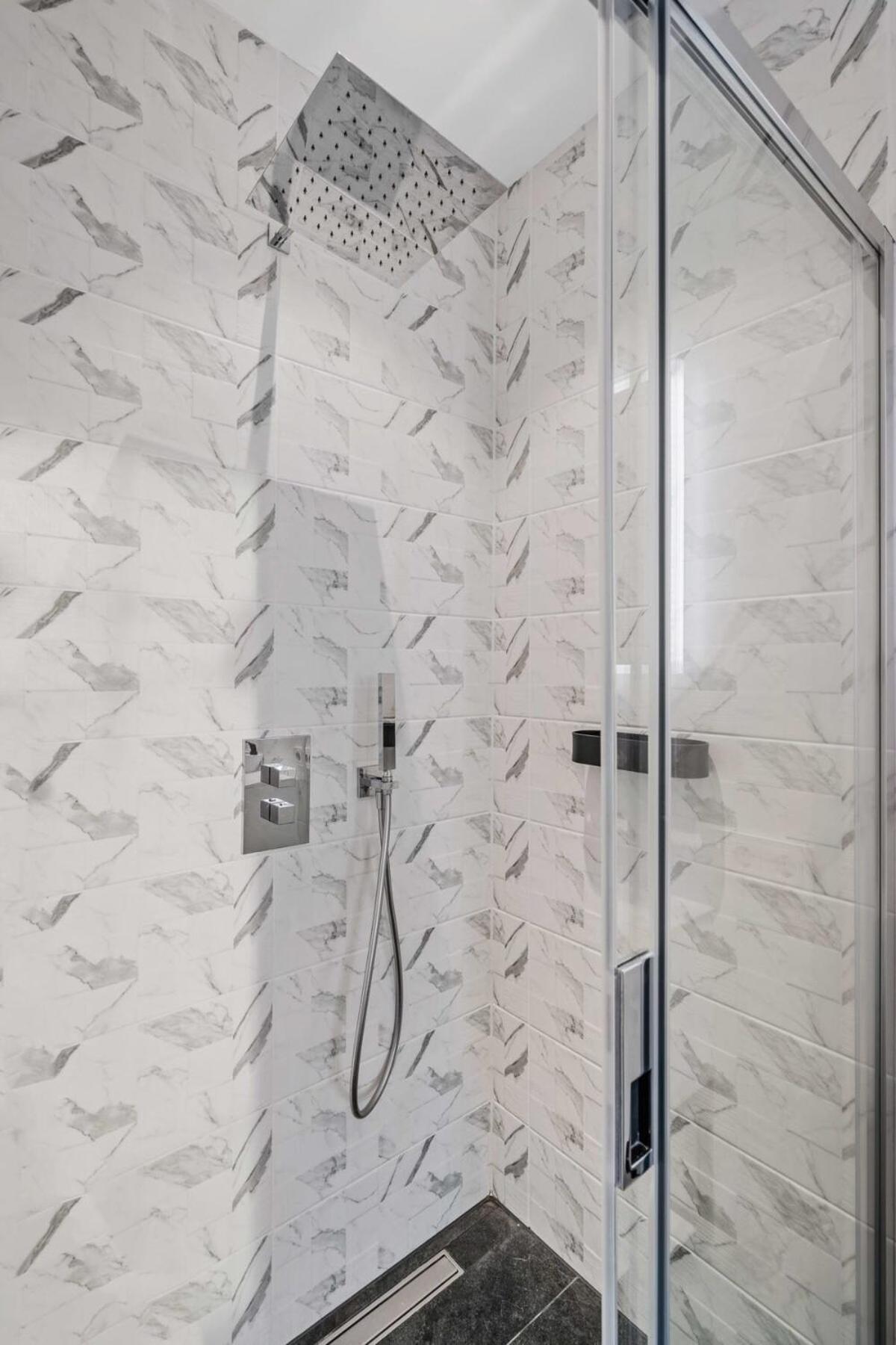Appartement De Luxe 1 Chambre A Coucher, Centre Commercial, Piscine Et Fitness Luxemburg Exteriör bild